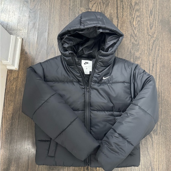 Nike Sportswear Classic Puffer, XS, Brand New and has never been worn. - Picture 4 of 4
